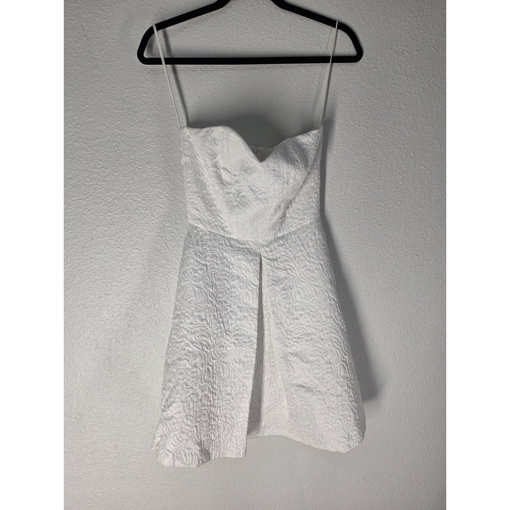 Hunter Bell White Strapless Mini Dress Size 0 Textured Fit-n-flare Sweetheart
